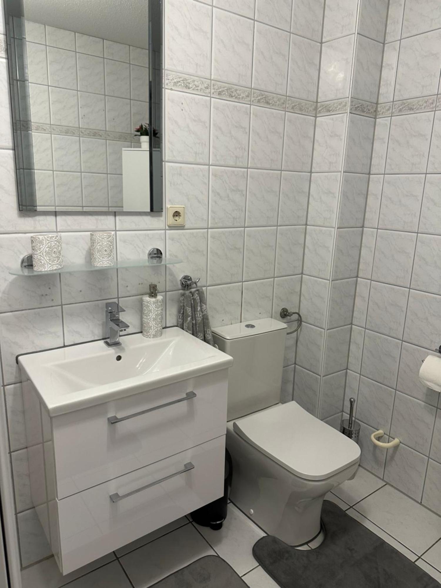 Zum Kaeutzchen 120Qm Ferienhaus 8 Personen 4 Schlafzimmer Nossentiner Huette Exteriér fotografie
